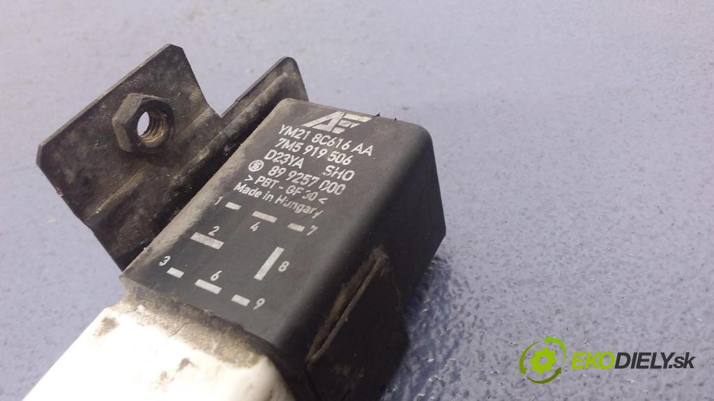 Ford Galaxy 2002 Relé: YM218C616AA