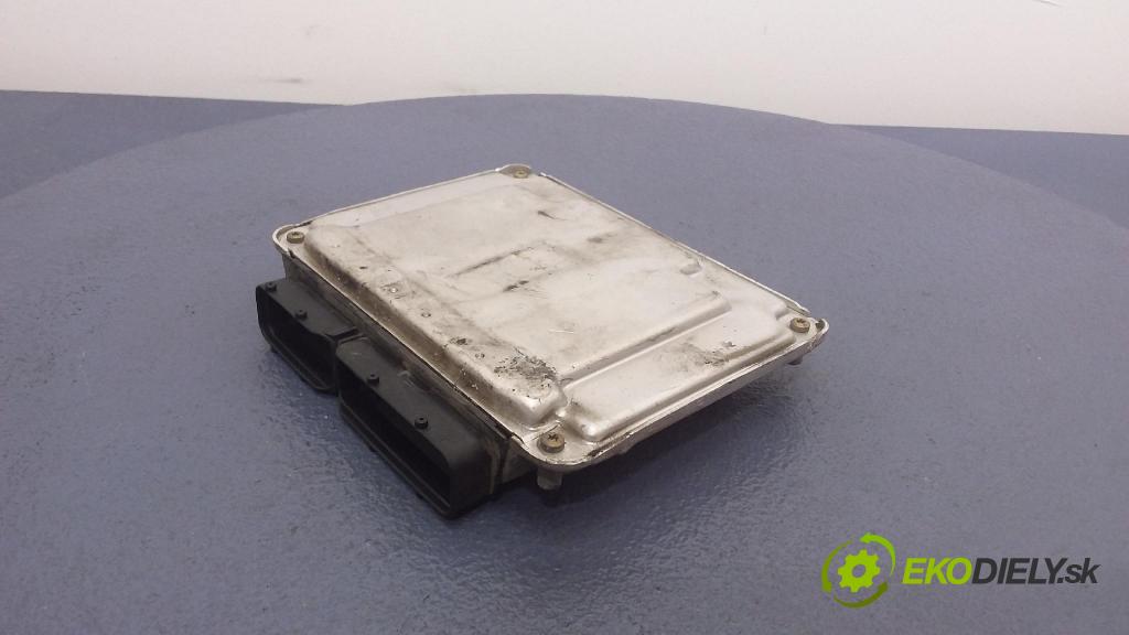 Volkswagen Golf iv 1999 řídící jednotka Motor: 038906012M