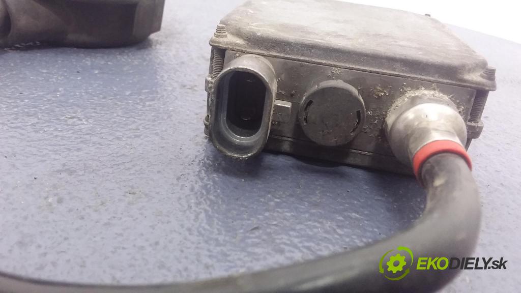 Volkswagen Passat 1999 měnič 5DV007760-01