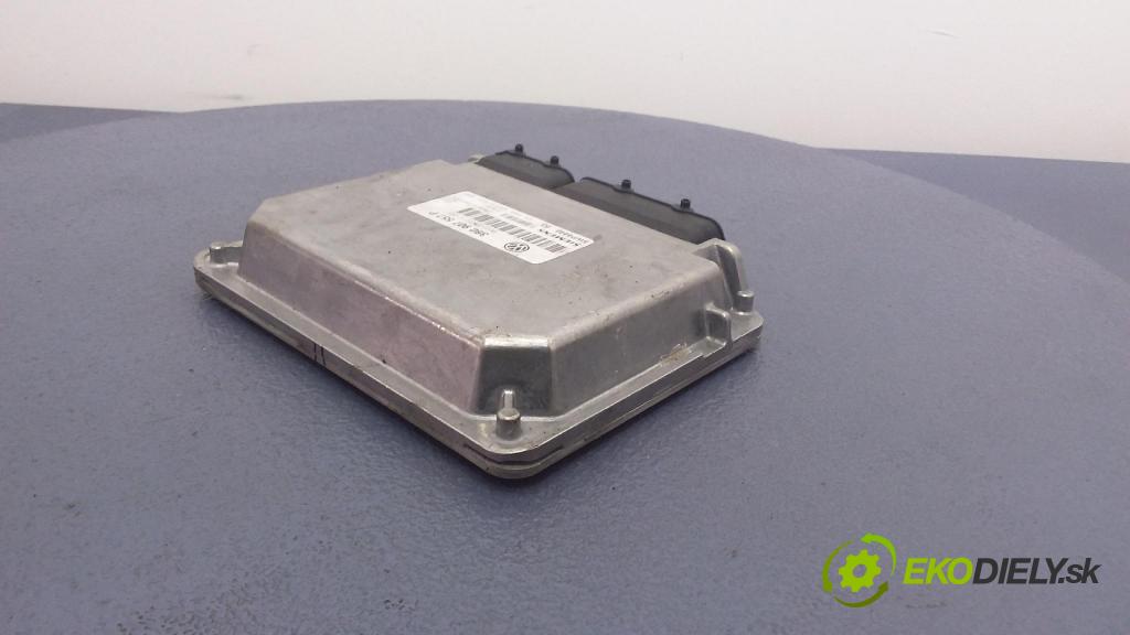 Volkswagen Passat 1999 řídící jednotka Motor: 3B0907557P