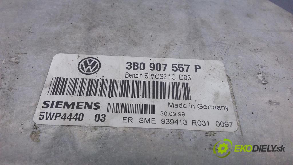 Volkswagen Passat 1999 řídící jednotka Motor: 3B0907557P