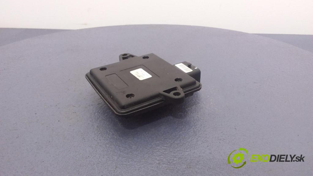 Volkswagen Passat 1999 řídící jednotka 67R-017009