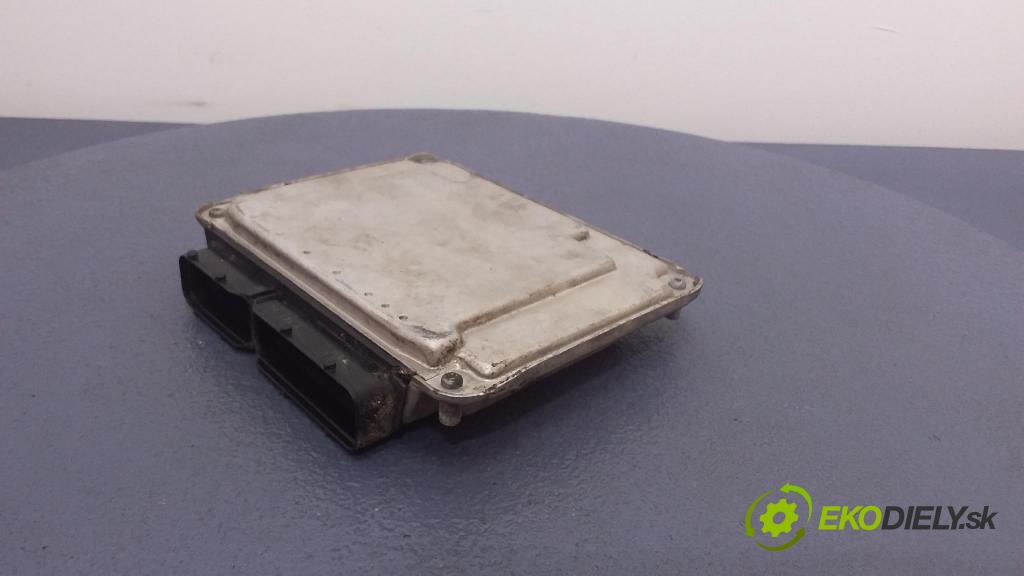 Volkswagen Sharan 2004 řídící jednotka Motor: 038906019NA