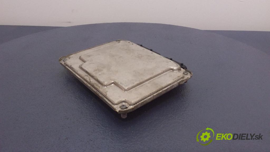 Volkswagen Sharan 2004 řídící jednotka Motor: 038906019NA