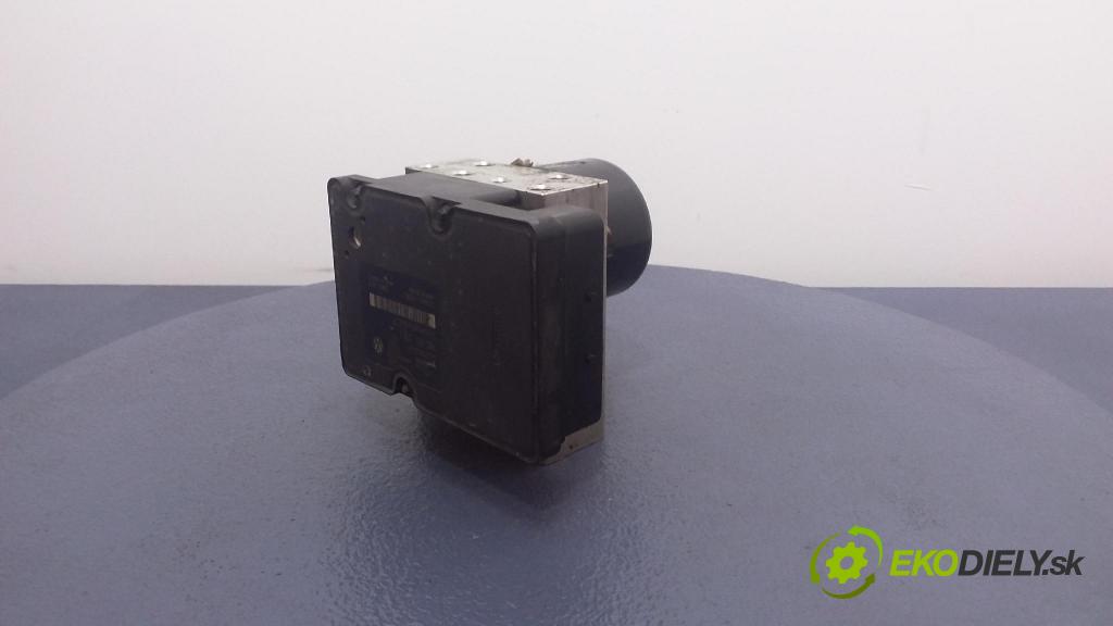 Volkswagen Sharan 2004 čerpadlo ABS x 7M3907379E