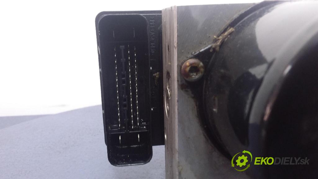 Volkswagen Sharan 2004 čerpadlo ABS x 7M3907379E