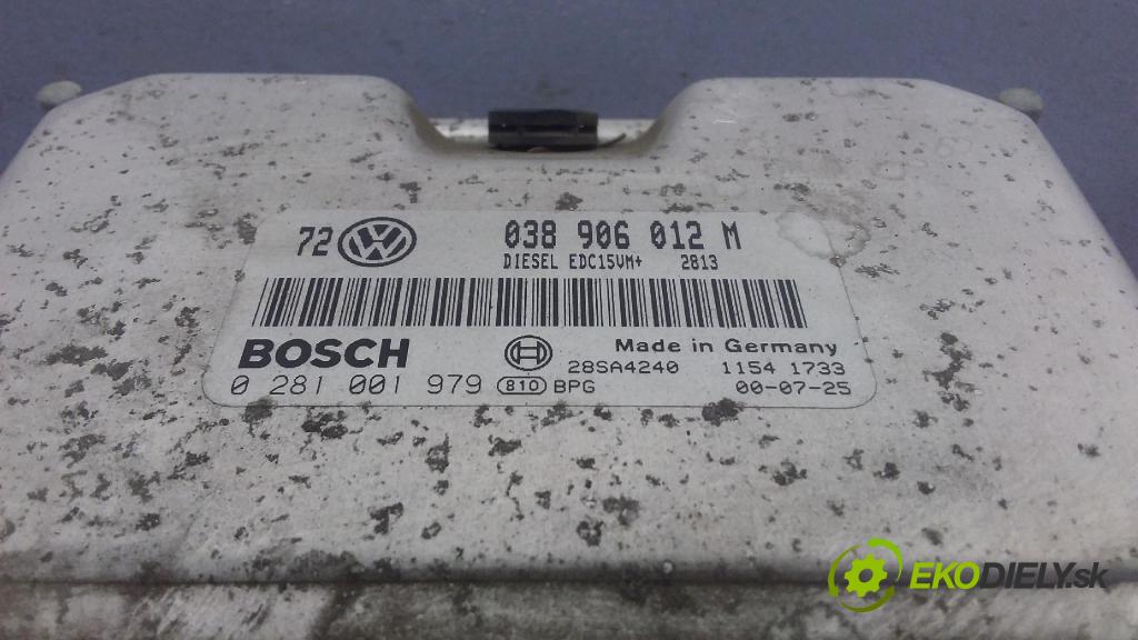 Volkswagen Golf 2000 řídící jednotka Motor: 038906012M