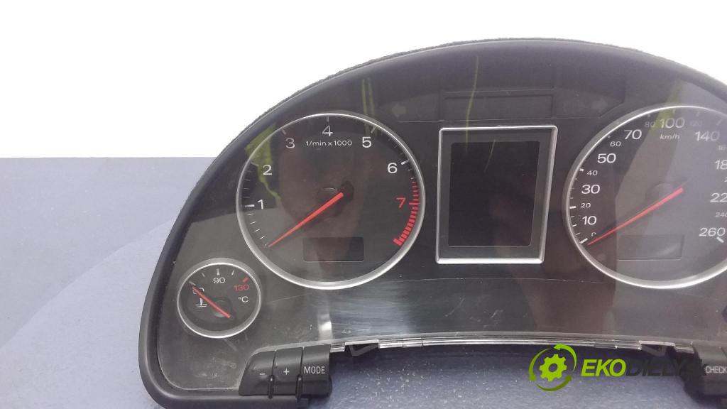 Audi A4 2004 Přístrojová deska 8E0920931