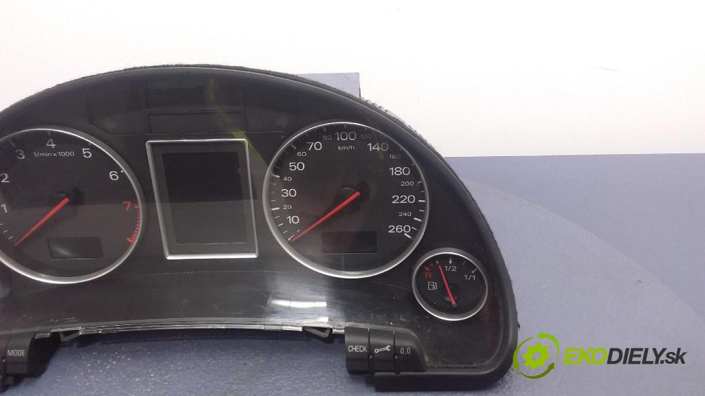 Audi A4 2004 Přístrojová deska 8E0920931