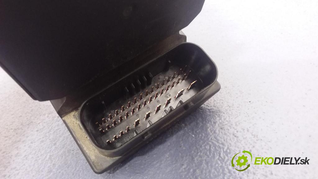 Audi A4 2004 čerpadlo ABS x 8E0614517