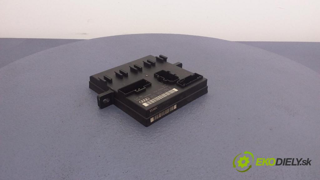 Audi A4 2004 řídící jednotka Světel: 8E0907279F