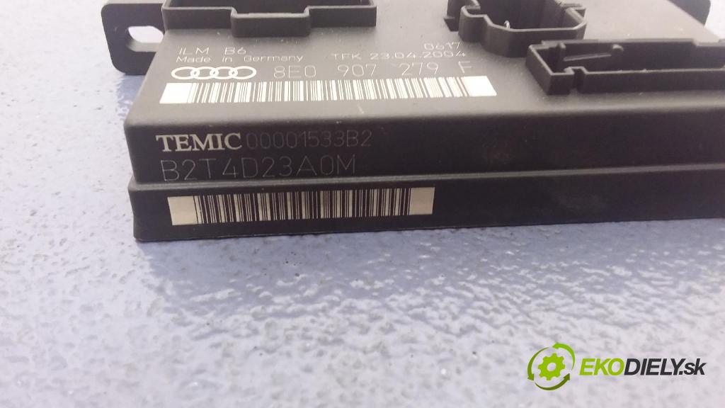 Audi A4 2004 řídící jednotka Světel: 8E0907279F