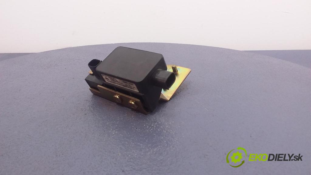 Volkswagen Golf 2000 snímač ESP. 1J0907657A