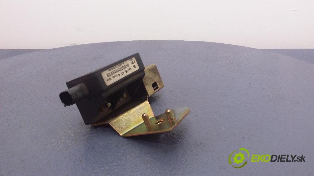 Volkswagen Golf 2000 snímač ESP. 1J0907657A