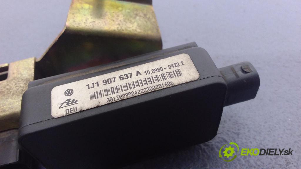 Volkswagen Golf 2000 snímač ESP. 1J0907657A