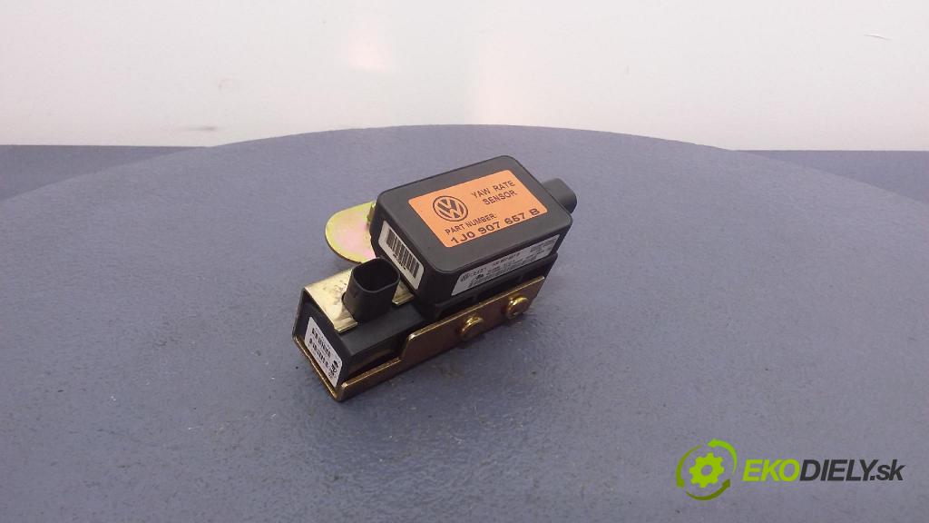 Volkswagen Golf 2001 snímač ESP. 1J0907657B