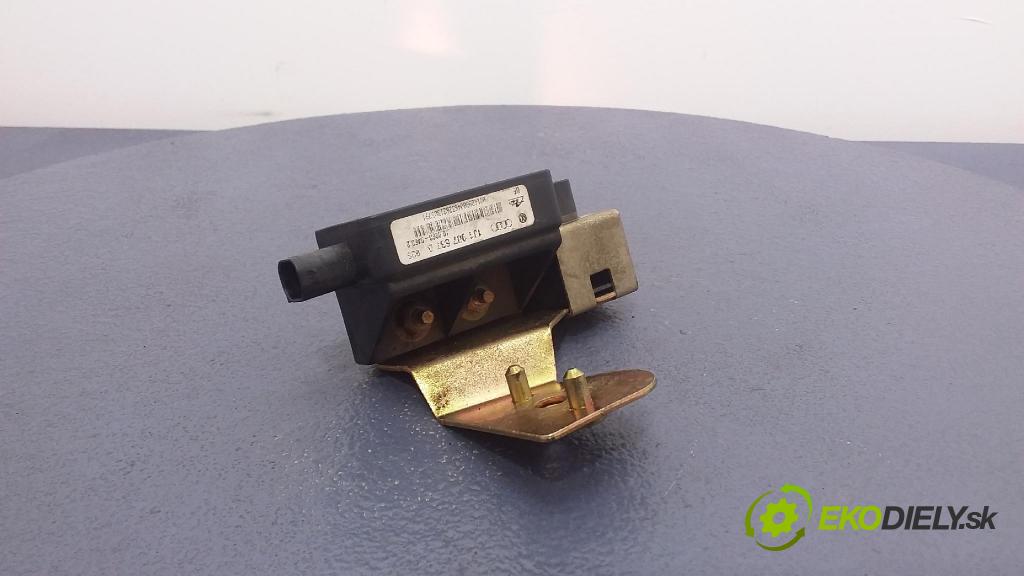 Volkswagen Golf 2001 snímač ESP. 1J0907657B