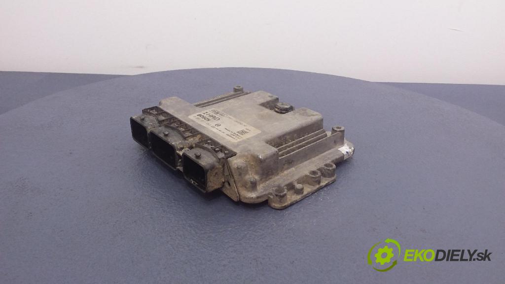 Ford C-max 2005 riadiaca jednotka Motor: 3M51-12A650-MD