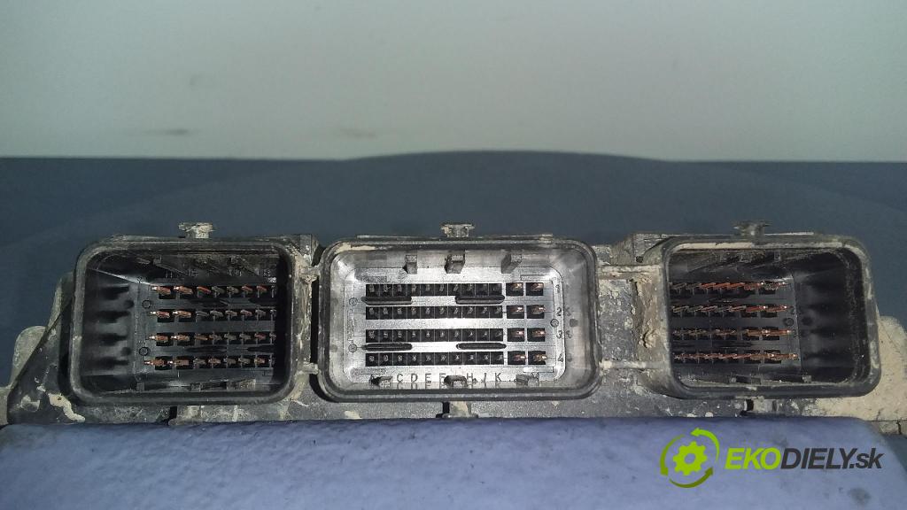 Ford C-max 2005 riadiaca jednotka Motor: 3M51-12A650-MD