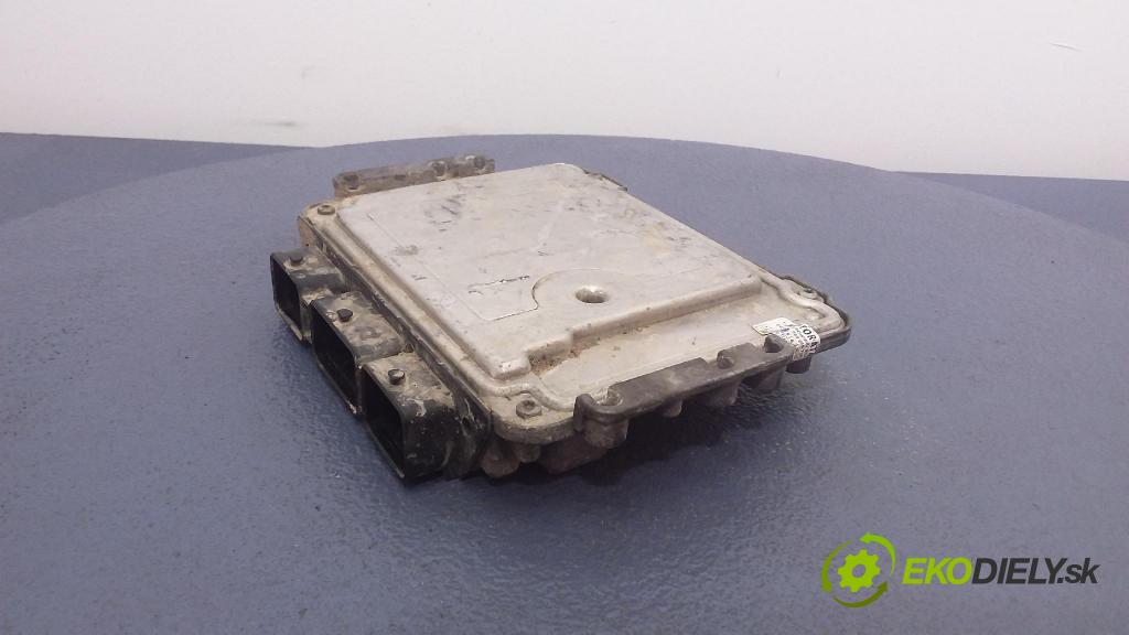 Ford C-max 2005 riadiaca jednotka Motor: 3M51-12A650-MD