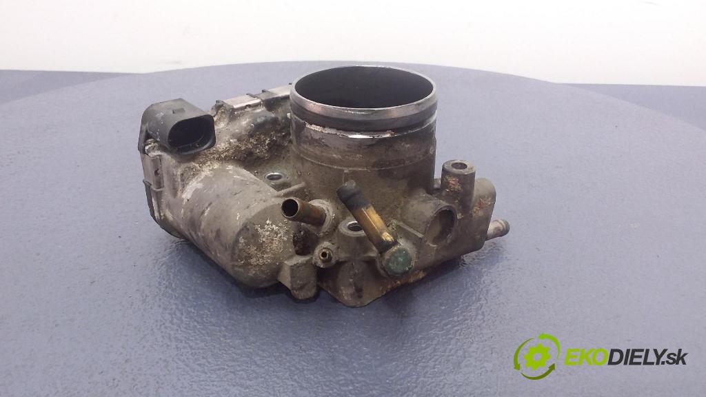 Audi A4 2004 klapka 06B133062H