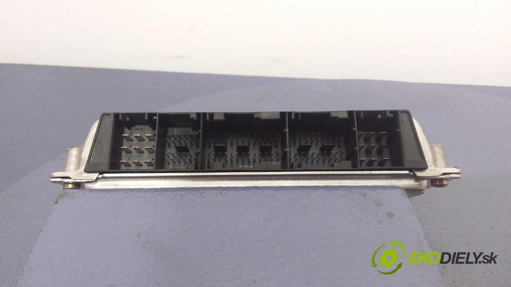 Bmw Seria 3 2000 riadiaca jednotka Motor: 7786887