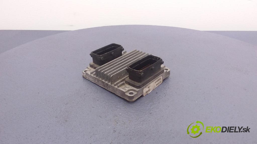 Opel Corsa 2002 řídící jednotka Motor: 8972272258