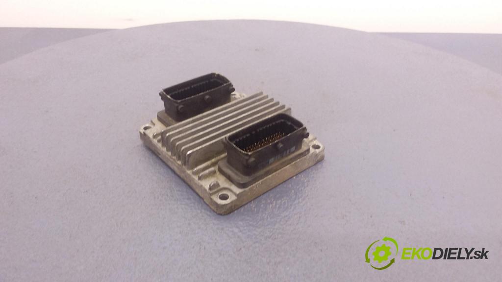 Opel Corsa 2002 řídící jednotka Motor: 8972272258