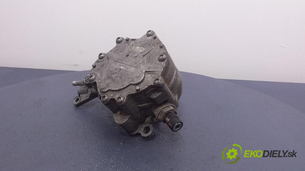 Skoda Octavia 2005 čerpadlo vákuová V300