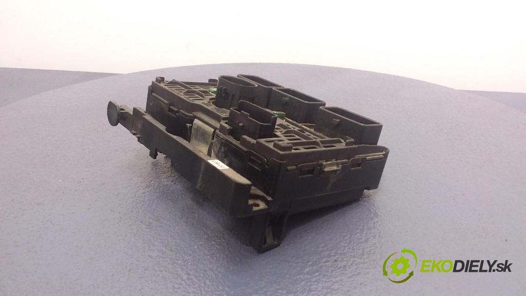 Citroen C5 2005 skrinka Poistky: 9658539680