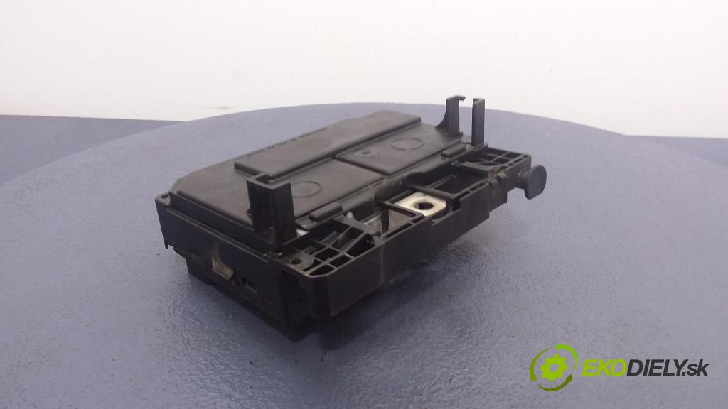 Citroen C5 2005 skrinka Poistky: 9658539680