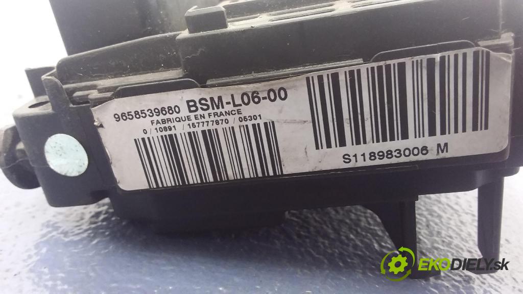 Citroen C5 2005 skrinka Poistky: 9658539680