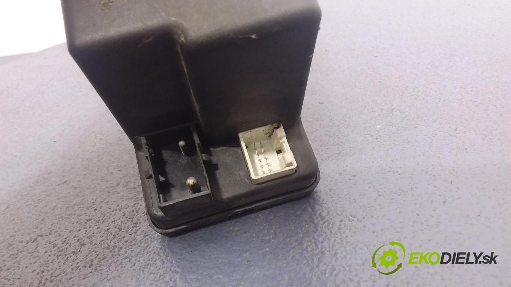 Audi 80 1993 pompa Centrálny: Zámok: 4A0862257A
