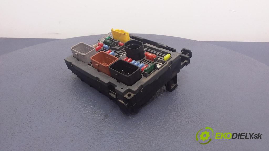 Peugeot Partner 2010 skříňka Pojistky 9666700480