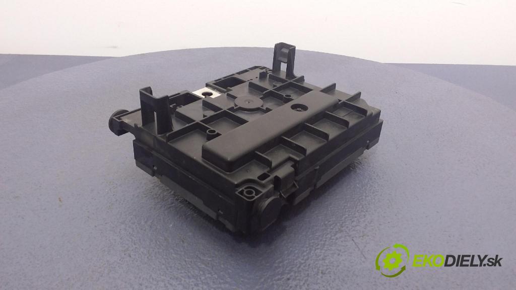 Peugeot Partner 2010 skříňka Pojistky 9666700480