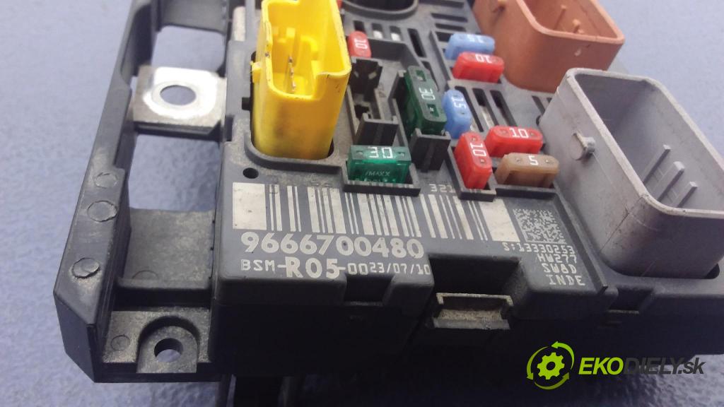 Peugeot Partner 2010 skrinka Poistky: 9666700480