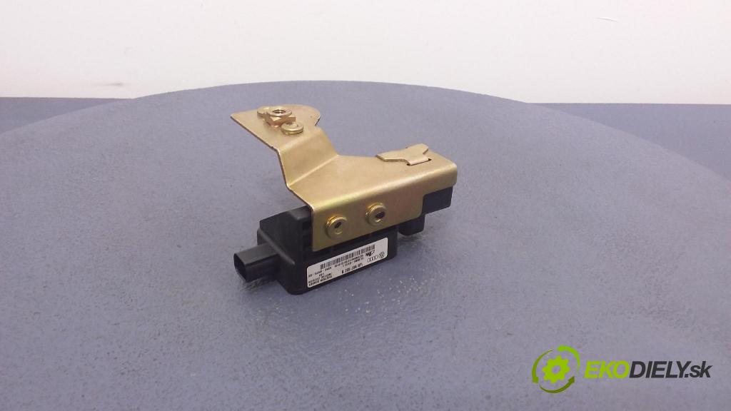 Volkswagen Golf 2001 snímač ESP. 1J0907657B