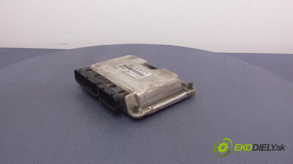 Volkswagen Golf 2001 řídící jednotka Motor: 038906019CR