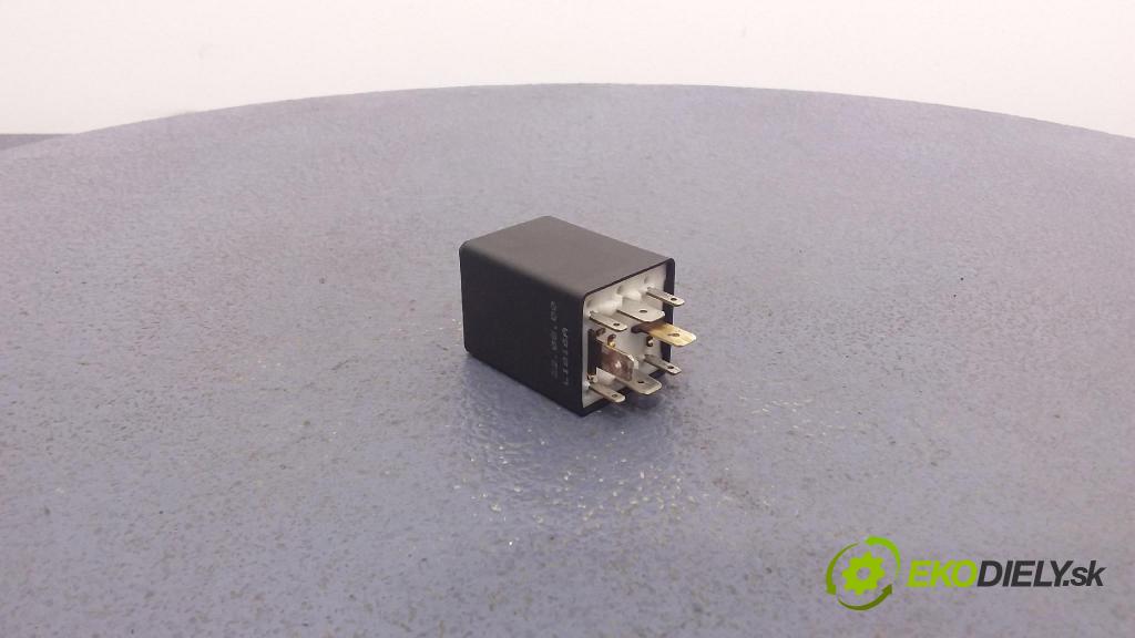 Volkswagen Polo 2000 relé 6N0906383A