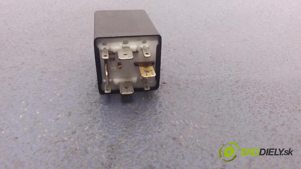 Volkswagen Polo 2000 relé 6N0906383A