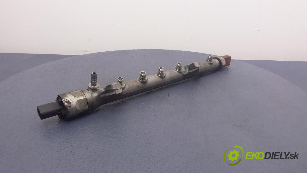 Skoda Fabia 2010 lišta Zásobování 03L130089B