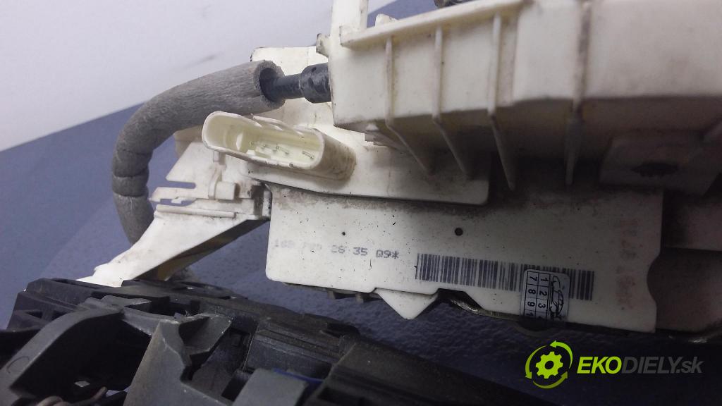 Mercedes A-klasa 2006 zámek dveře před v pravo: 1697202835