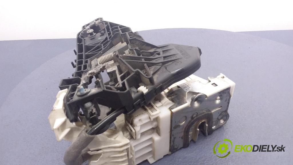 Mercedes A-klasa 2006 zámok dvere Predné v pravo: 1697202835