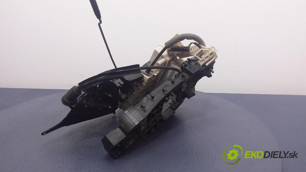 Mercedes A-klasa 2006 zámek dveře před Levý: 1697202535