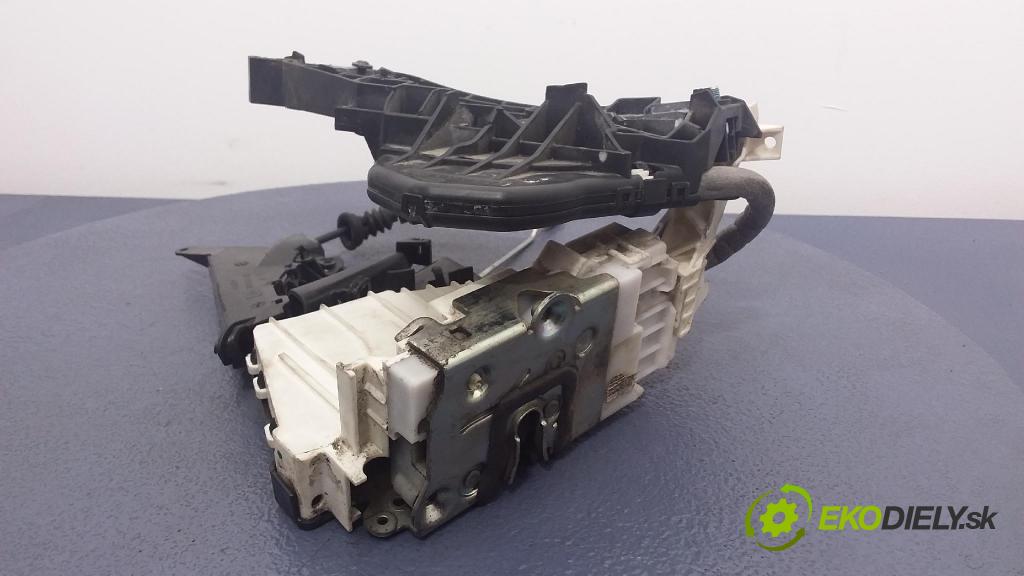 Mercedes A-klasa 2006 zámek dveře před Levý: 1697202535