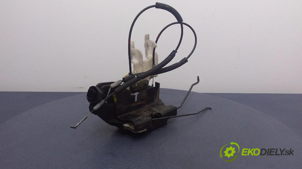 Hyundai Santa fe 2001 zámok dvere Predné Vľavo: 01