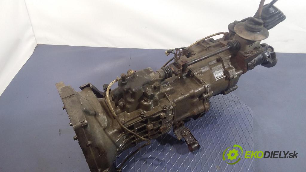 Daihatsu Feroza 1989 prevodovka Manualna 01