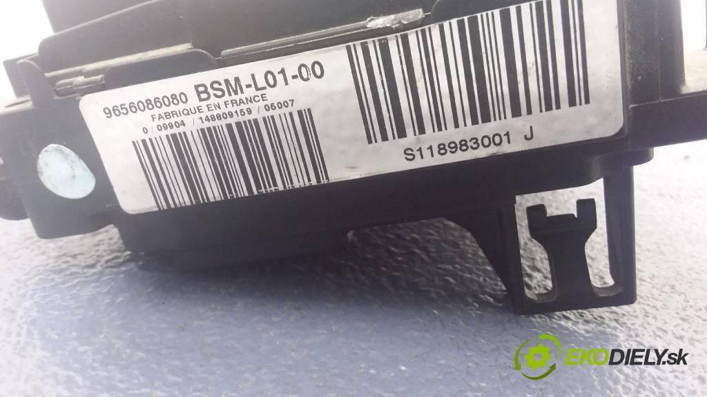 Peugeot 407 2007 skrinka Poistky: 9656086080
