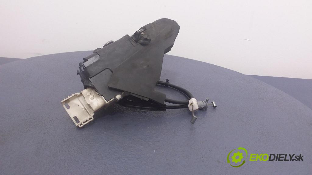 Peugeot 407 2007 zámok dvere Predné Vľavo: 9683417880
