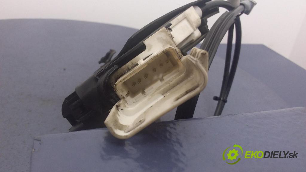 Peugeot 407 2007 zámok dvere Predné Vľavo: 9683417880